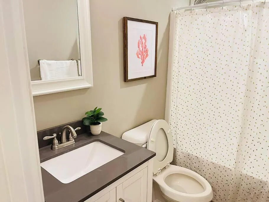 Вилла Spacious Home, 3 King Beds, Huge Backyard Near Um Мемфис США